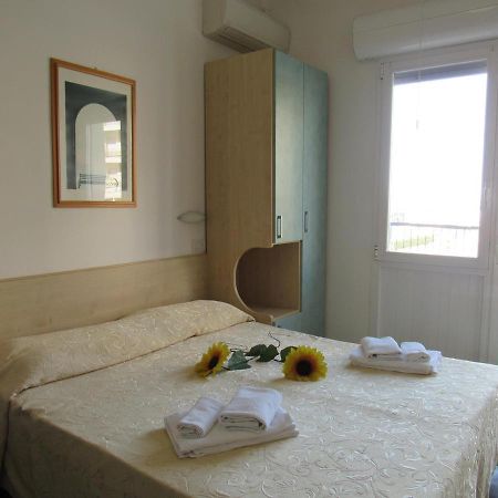 Hotel Venus Ріміні Екстер'єр фото