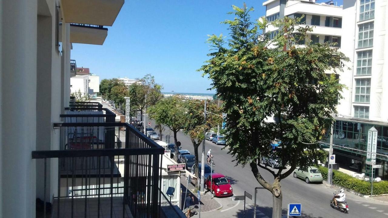 Hotel Venus Ріміні Екстер'єр фото